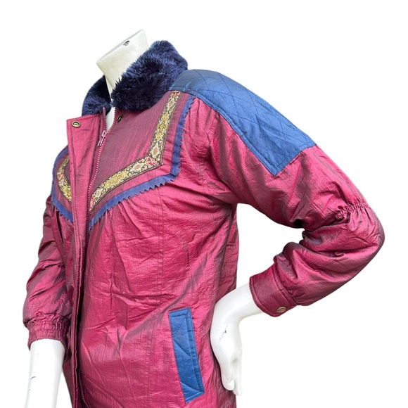 Vintage 90s Maroon & Navy Quilted Puffer Jacket with Faux Fur Trim Size 10 - Picture 9 of 11